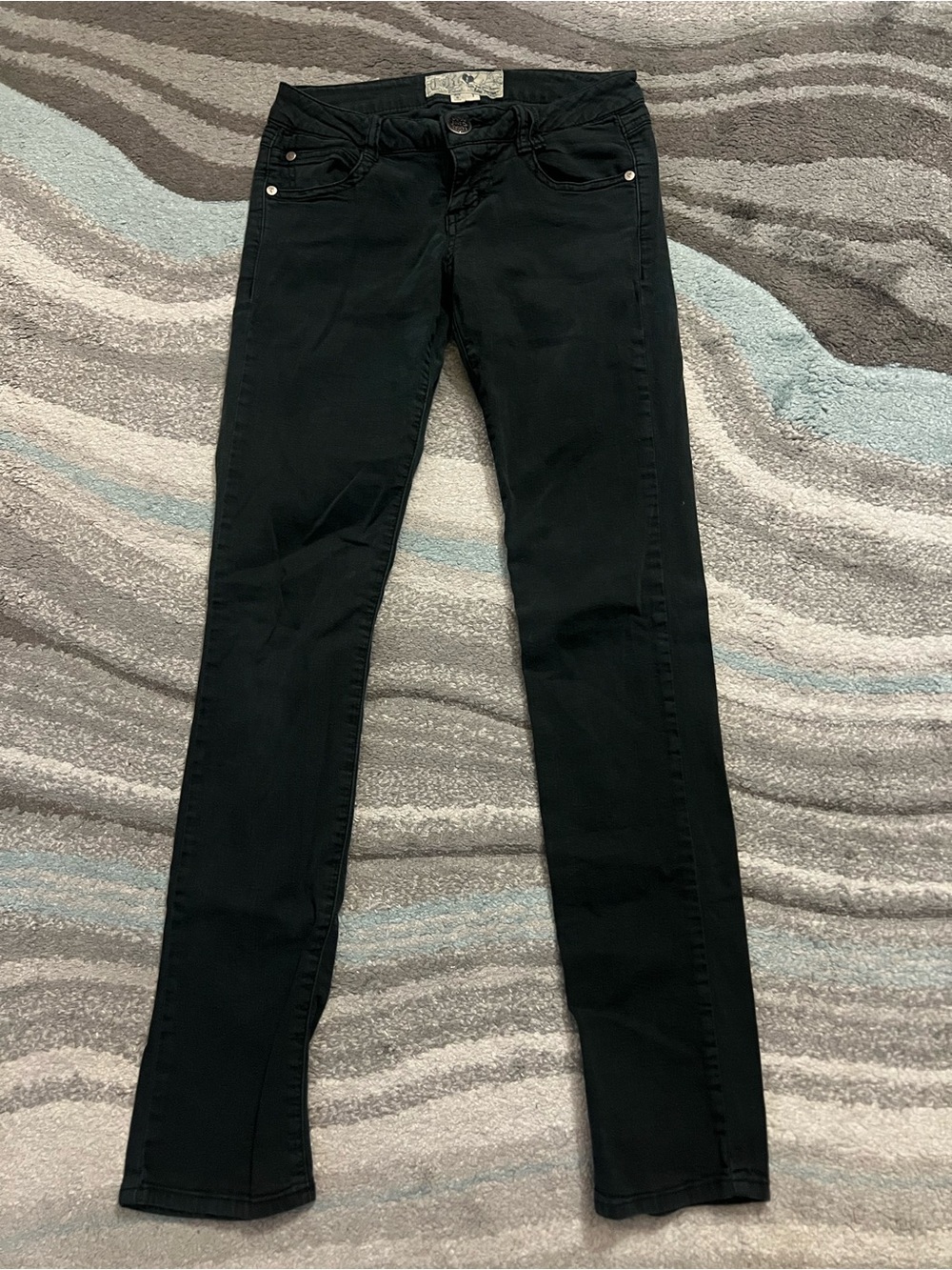 Jolt Black Skinny Jeans - Sleek Stretch Fit